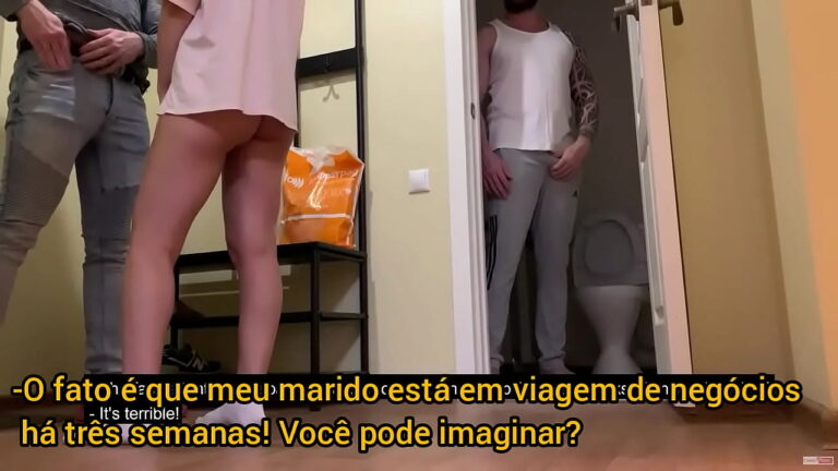 Pornô legendado corno assistindo esposa dando pro entregador